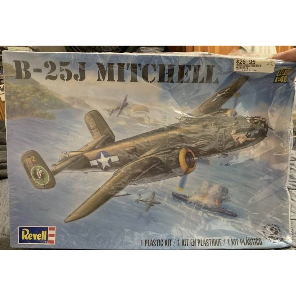 Revell B-25J Mitchell 1:48 Scale WWII Bomber Plastic Model Kit 85-5512 NEW